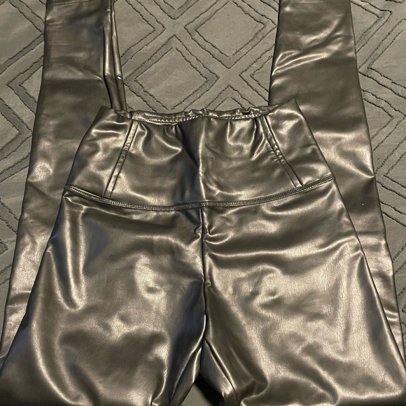 Ladies XS Pleather Pants - Picture 1 of 2